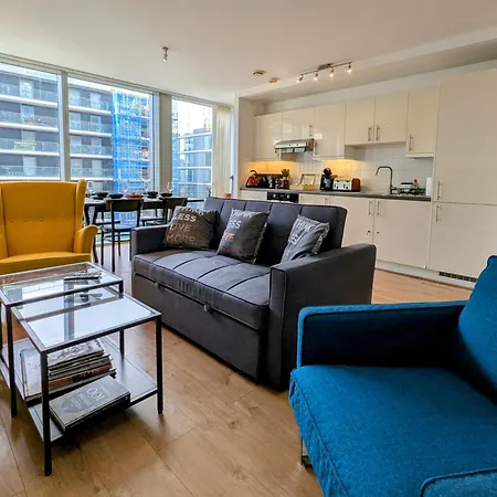 Charming 2-Bedroom Apartment Canary Wharf - London